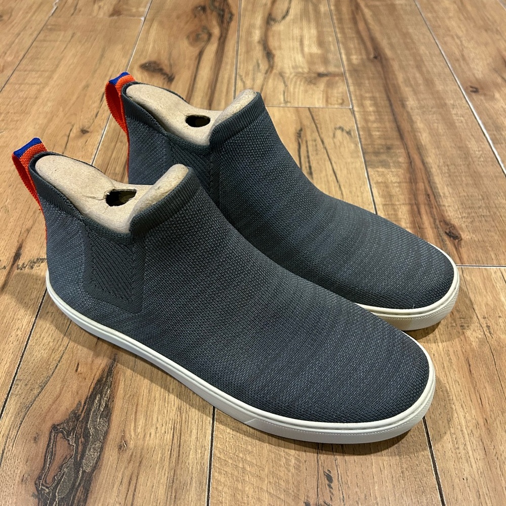 Rothy’s Chelsea Pull on Stretch Gray boot Women’s  size 10.5